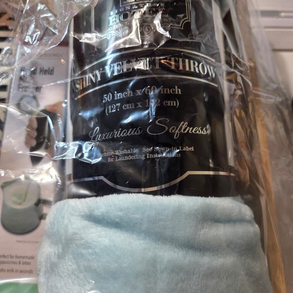 Gift Set - Picture 5 of 8